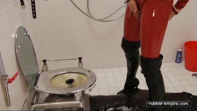 Jessa Rhodes在课堂上抓住学生观看PornHD