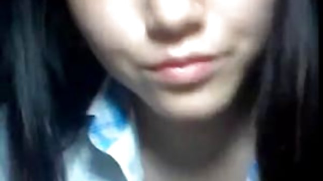 可爱的夫妻在床上有浪漫的性爱