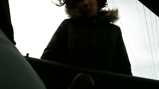 喷出亚洲女学生失去了她的内裤
