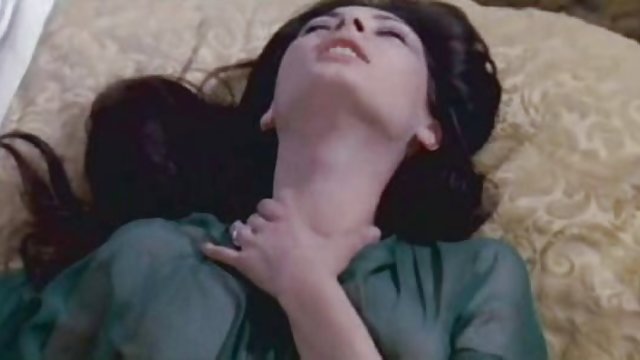 布鲁内特和朋友在早上捣鼓。来自Lexi Layo的色情影片。