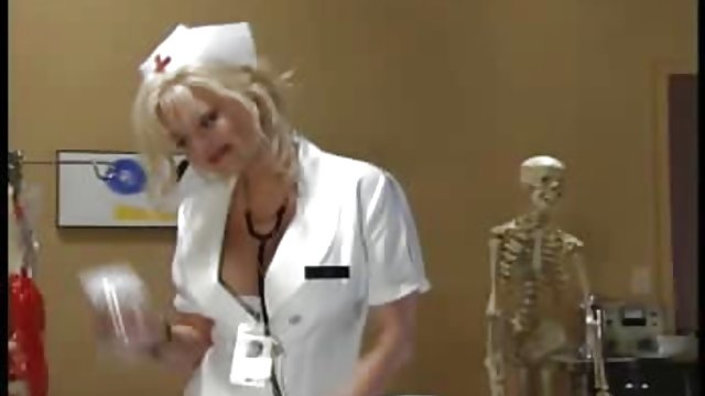 捆绑螺栓乱搞他朋友的角质妻子