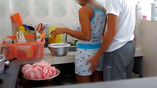 淫青少年荡妇利用一切机会他妈的