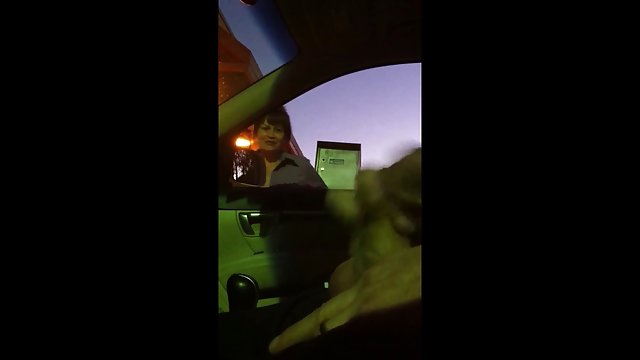 房地产经纪人Jojo Kiss乱搞富有的讨厌客户