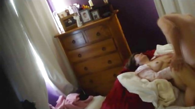 Anna Bell Peaks是您可以要求的最炙手可热的婆婆