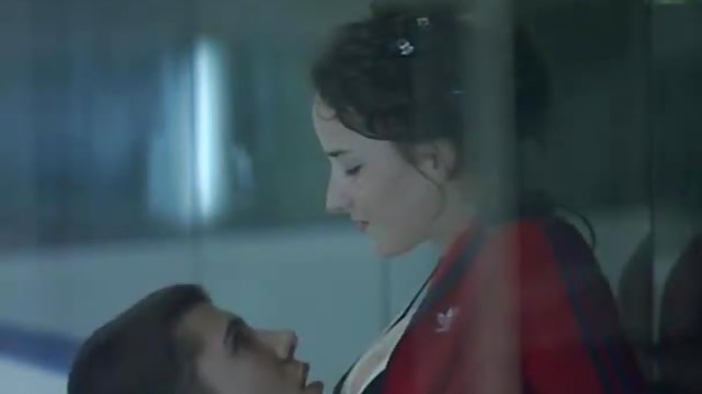 大bo bo的宝贝被砰砰砰砰砰砰地covered